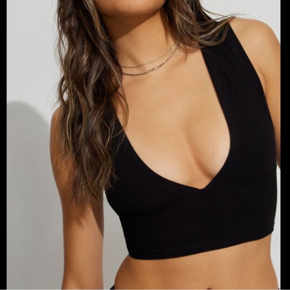 Garage Deep V-Neck Crop Top - Picture 2 of 7